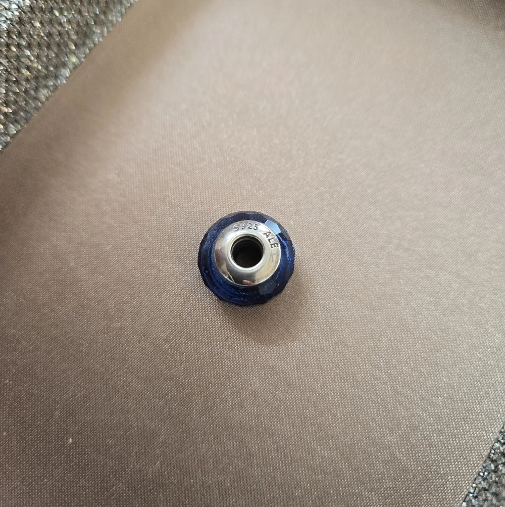 Pandora Fascinating Iridescent Shimmering Murano Glass Charm Blue - Picture 5 of 6